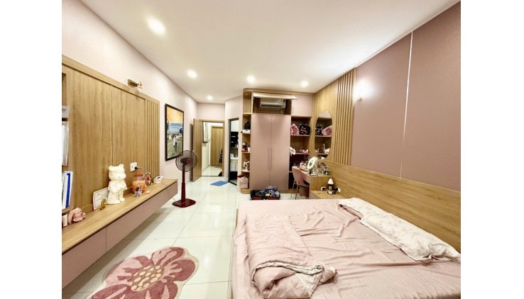 Ngộp Lạc Long Quân - giáp Q10 - 4 tầng  - view HXH gần 40 m2